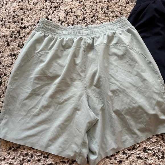 3 Men’s Alo Workout shorts (S) - Picture 6 of 8